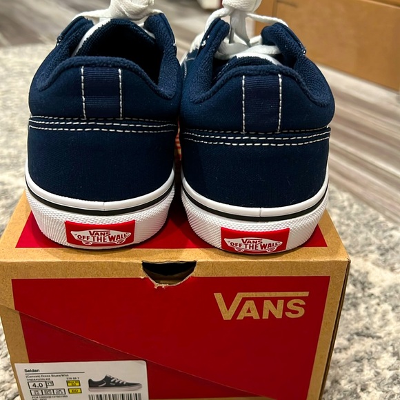 💙Vans Seldan Cute Canvas Navy Blue and White Sneakers in Size 4Y💙 - Picture 2 of 7
